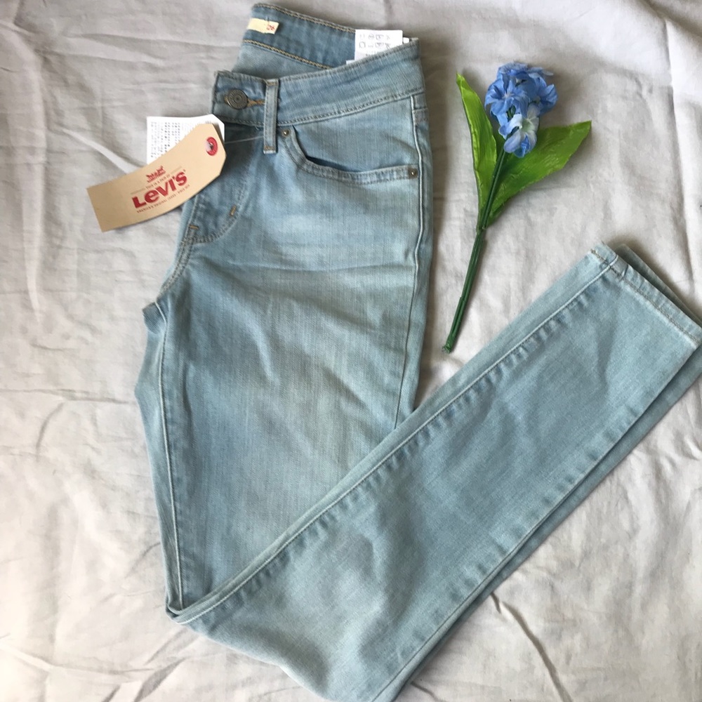 NWT Levi’s 711 Skinny Jeans